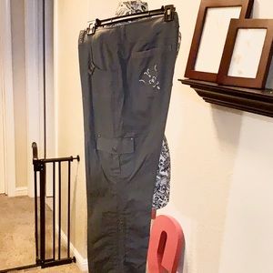 INC Gray convertible Cargo pants curvy fit Size 8